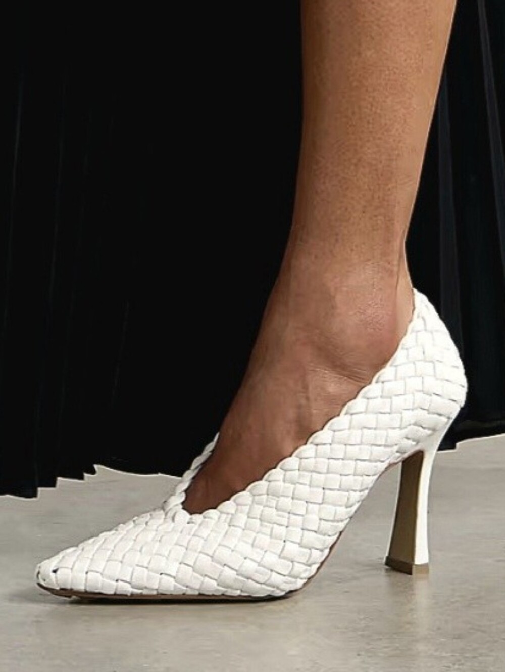2026 Bottega Veneta Sofia Intrecciato White Woven Leather Pumps 90mm EU39 9 NWOB